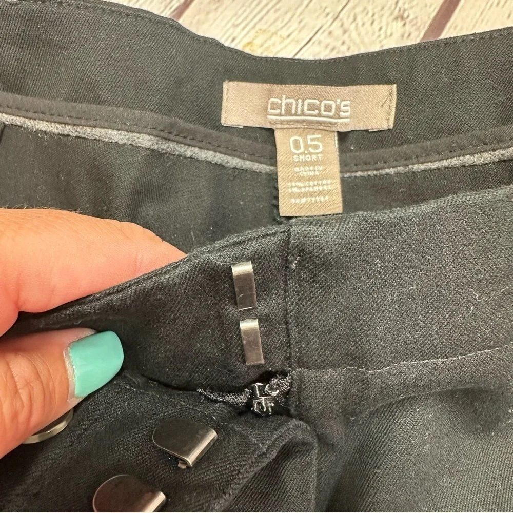 Chico's Black Dress Pants with Slim Tapered Leg sz 0.5(small 6) classic office
